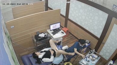 黑客破解网络摄像头摄像头偷拍❤️正规医院妇科 产检、扩阴内窥检 几个做妇检的气质美少妇 (10)